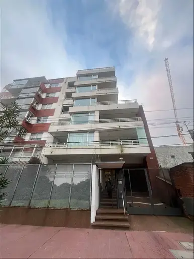 Alquiler apartamento en Malvin, de 1 dormitorios, terraza. garage