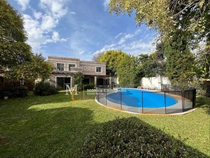 ALQUILER CASA EN CARRASCO 4 DORMITORIOS PISCINA