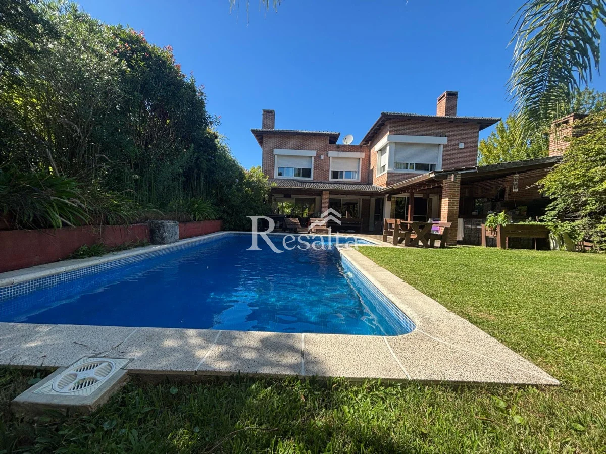 Casa en Altos de la Tahona, propiedad 203599 -Imagen 1
