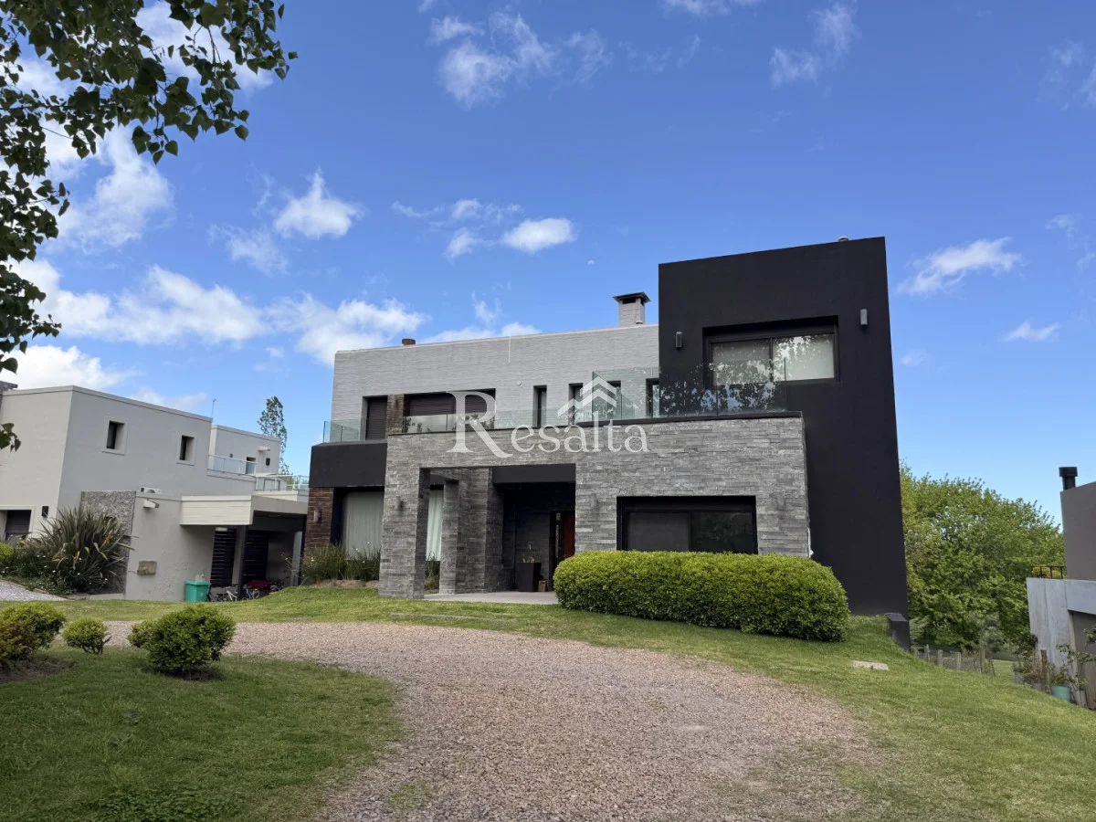 Casa en Lomas de la Tahona, propiedad 303211 -Imagen 1