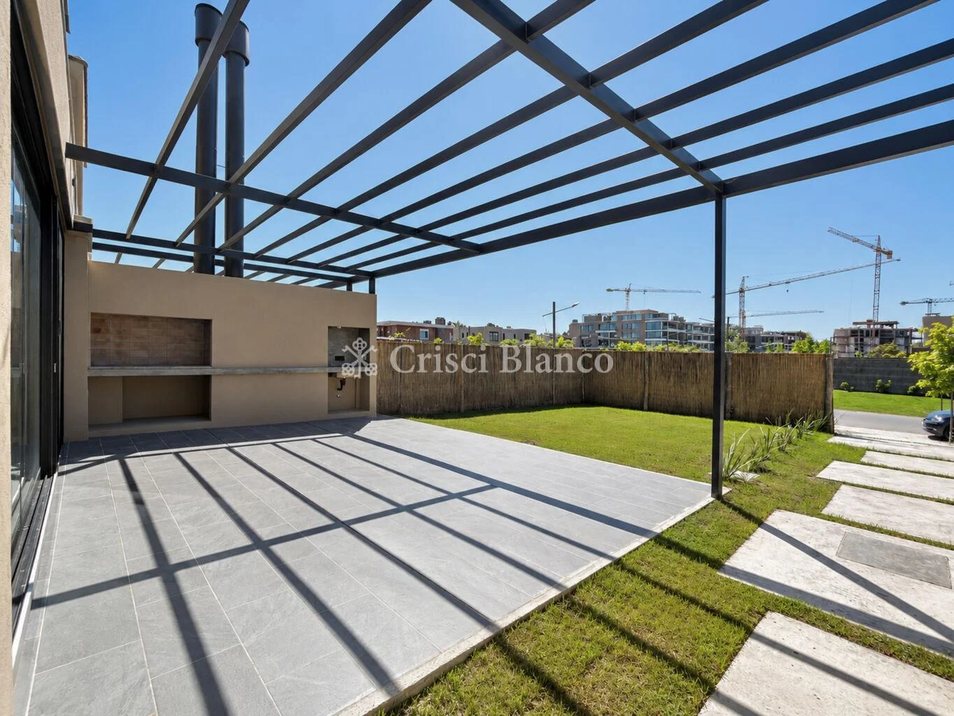 Casa en Parques Barrio Jardín, propiedad 303172 -Imagen 2