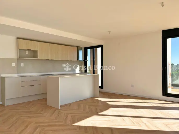 Venta apartamento penthouse 3 dormitorios + cochera en Costanera Village Valdivia - Ref 944