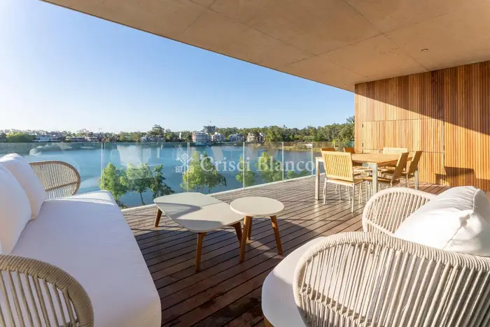 Venta apartamento 3 dormitorios esquinero al lago - RIBA Lago La Caleta - Ref 780