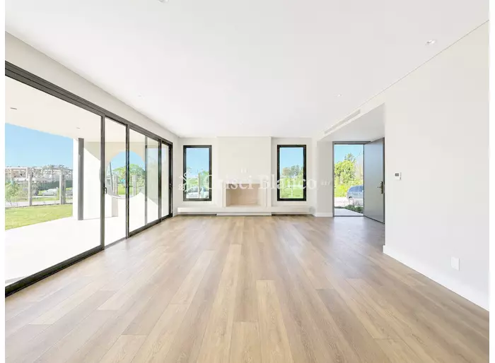 Exclusiva casa en Venta 4 dormitorios + servicio en Barrio Ombúes, San Nicolás - Ref 2201