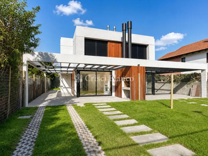 Alquiler Casa Ph 3 dormitorios a estrenar en Parque Miramar - Ref 1383