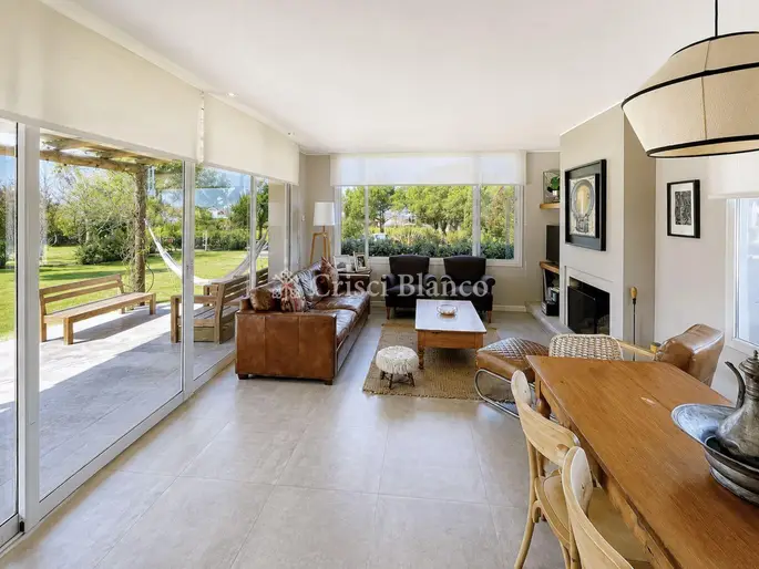 Casa en Venta y Alquiler de 3 dormitorios en Barrio privado Lomas de La Tahona - Ref 2277