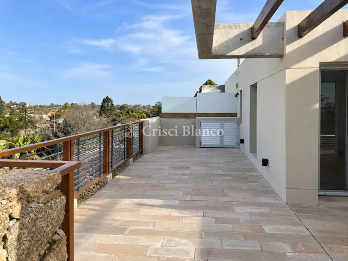 Alquiler Penthouse de 1 dormitorio + garaje en Carrasco - Ref 185