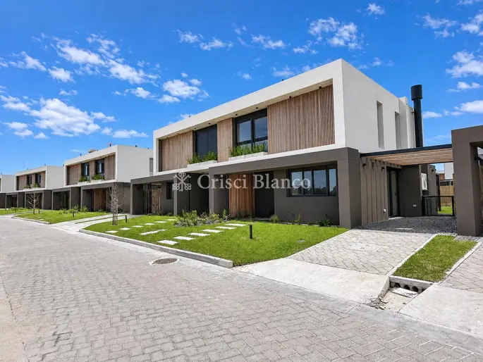 Venta Casa Ph 3 dormitorios en Marinas Carrasco - Ref 2305