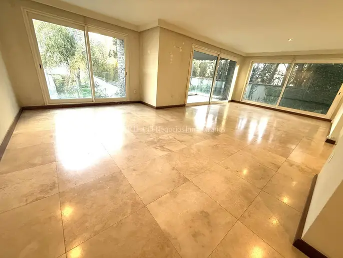 Venta Apartamento Carrasco cerca del Lawn Tennis