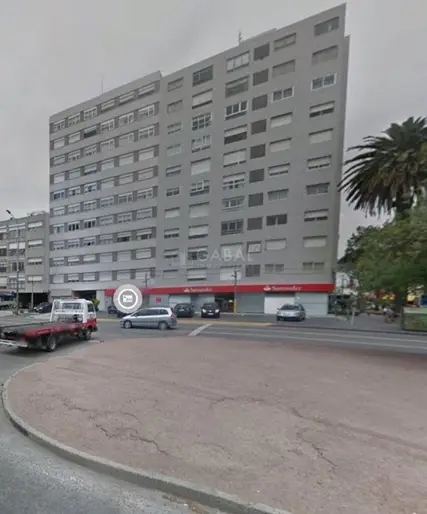 Apartamento en Malvin.  Av. Italia Sur – 3 dormitorios, muy luminoso