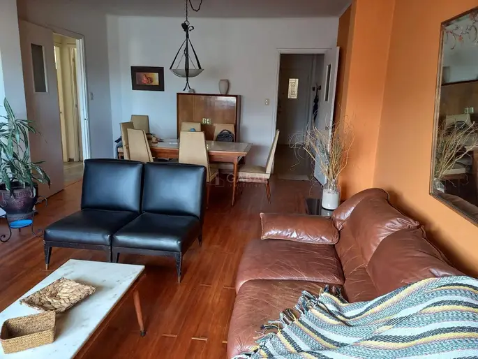 Apartamento de 3 dormitorios totalmente amueblado – 18 de Julio frente a Facultad de Derecho