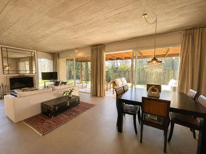 Muy linda casa en Parque Miramar