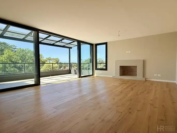 Venta, apartamento sobre el lago, 3 dormitorios, Parque Miramar