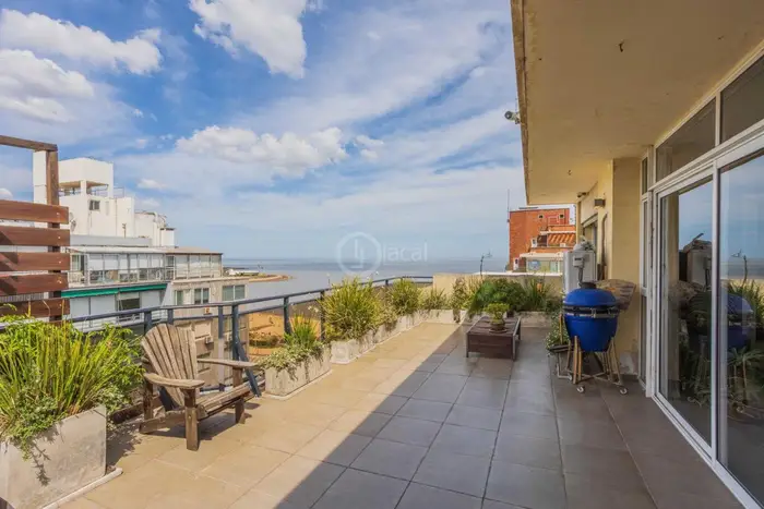 ALQUILER PENTHOUSE POCITOS 3 DORMITORIOS Y SERVICIO  GGE