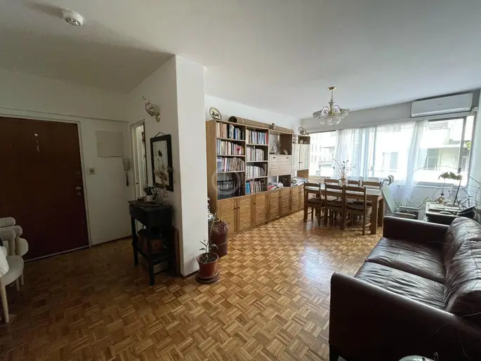Venta | Apartamento de 1 Dormitorio, impecable, amplio, con calefacción, y potería.