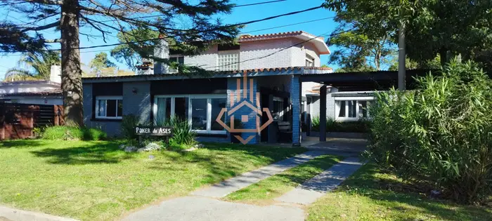 Venta en Mansa 4 Dorms 5 baños