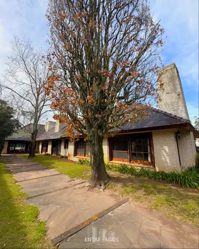 INCREIBLE CASA EN VENTA EN CARRASCO SUR