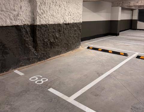 Garage en Tres Cruces, propiedad 266028 -Imagen 1