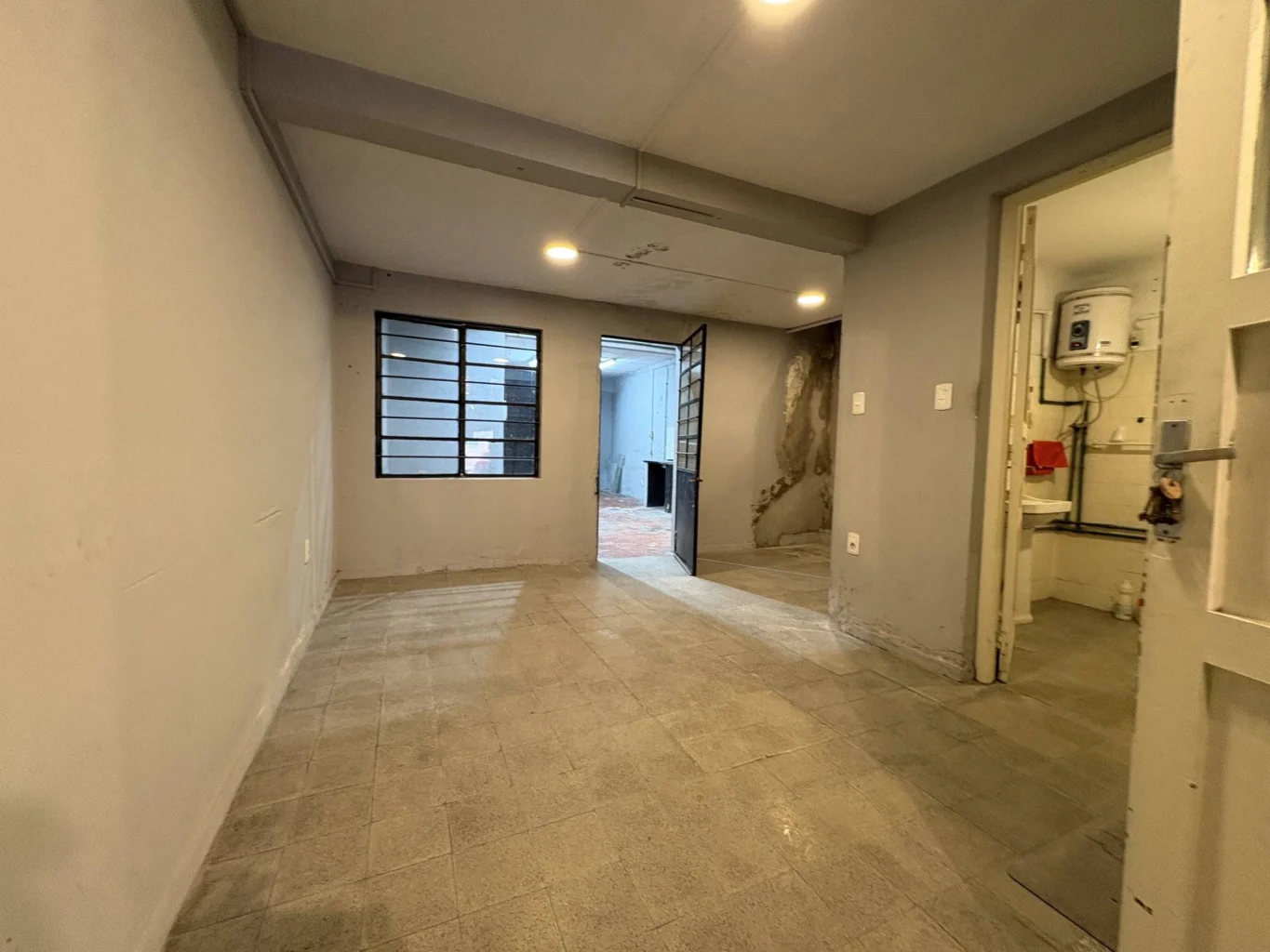 Local en Tres Cruces, propiedad 292205 -Imagen 7