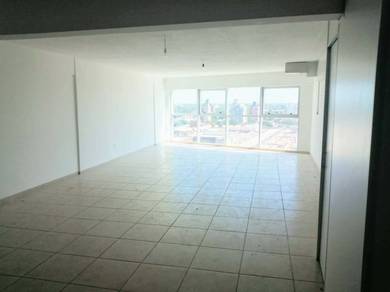 Oficina en Tres Cruces, propiedad 91134 -Imagen 3