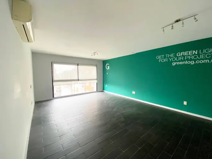 Apartamento en alquiler, tipo oficina, en Ciudad Vieja