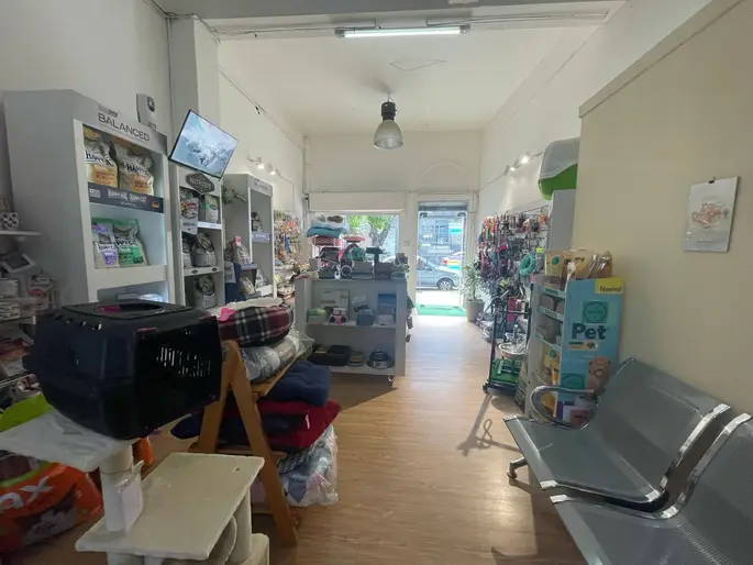 Venta de casa y local comercial con vivienda con Renta en Parque Rodó