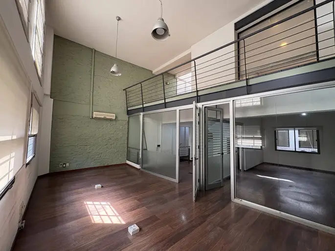 Alquiler  Oficina 334 m2, dos plantas en Ciudad Vieja