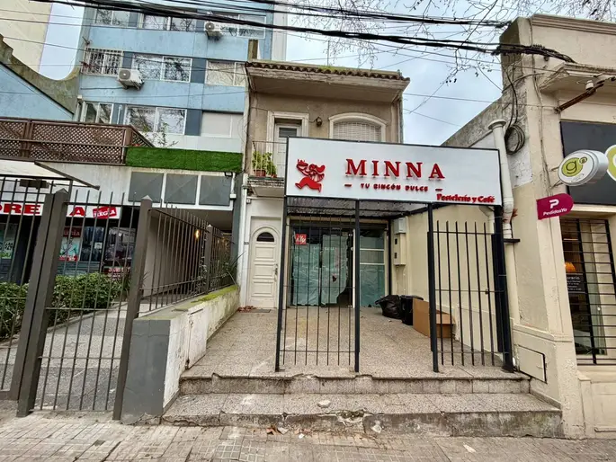 Venta de PADRON con Local comercial y VIVIENDA  en Pocitos Con RENTA