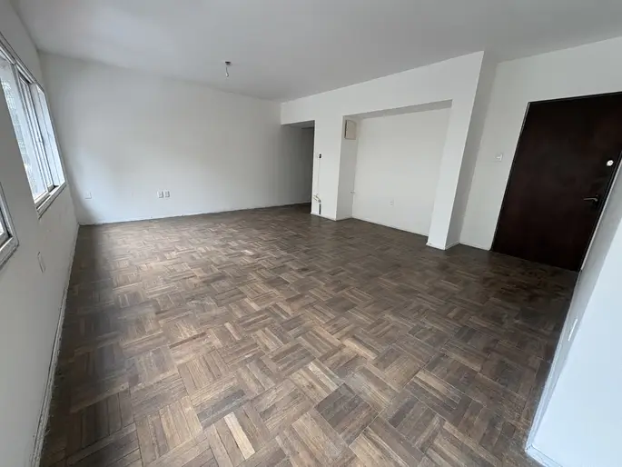Alquiler - Apartamento al frente con dos dormitorios en el Centro