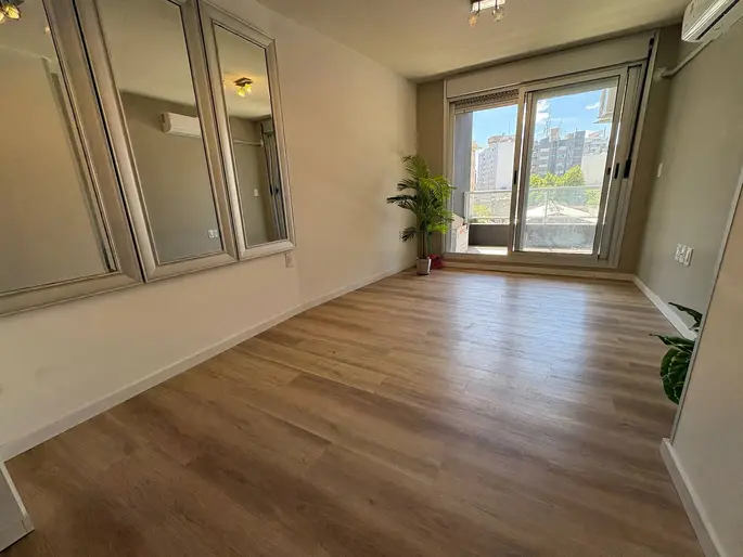 Alquiler - Apartamento con terraza en Cordón - Soriano y Salto- Monoambiente