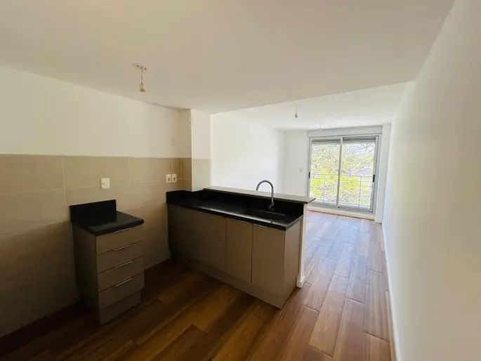 Alquiler Apartamento con dos dormitorios y garage en La Blanqueada