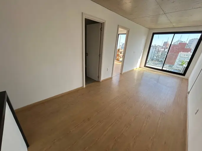 Alquiler  Apartamento al frente en Cordón con terraza