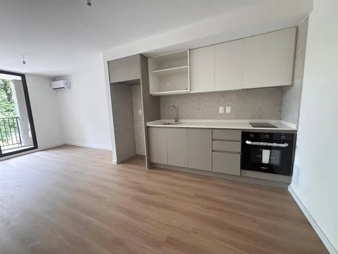 Alquiler de Apartamento en Av. Luis Alberto de Herrera con 1 dormitorio en La blanqueada