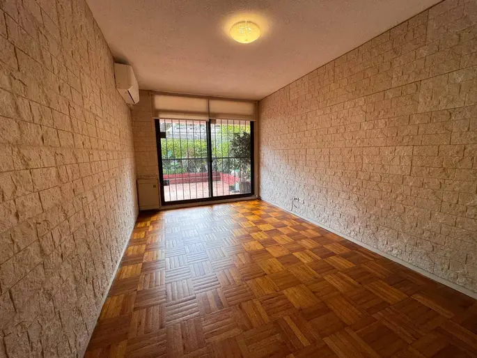 Alquiler de Apartamento en Jorge Canning con 1 dormitorio y patio en Parque batlle
