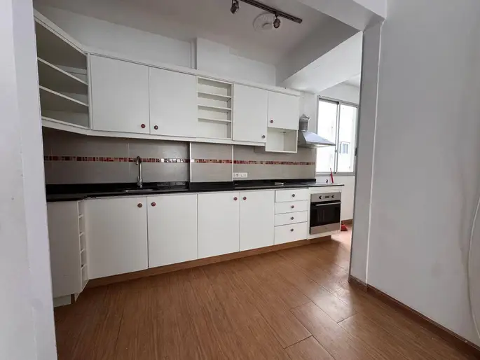 Alquiler de Apartamento sobre calle Canelones con 2 dormitorios en Centro