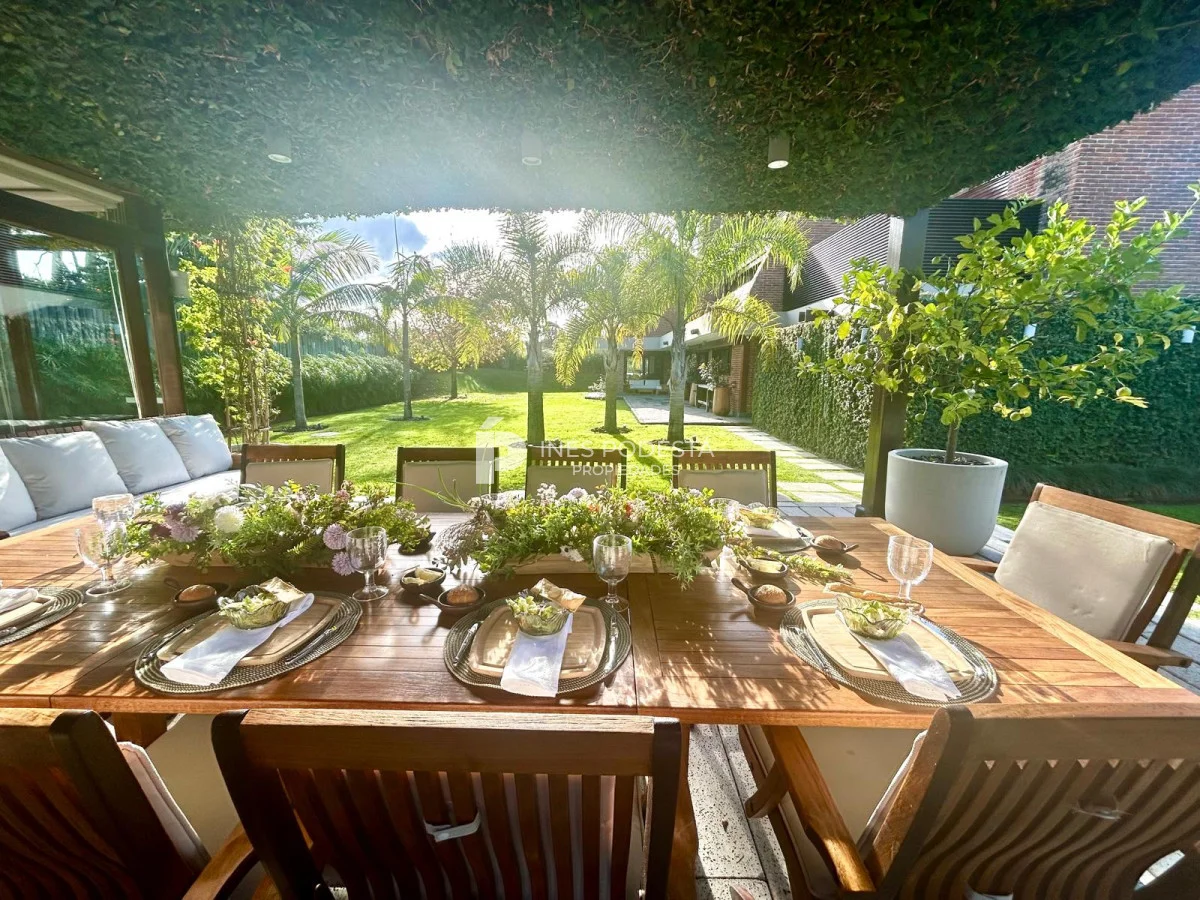 Casa en Playa Mansa, propiedad 218347 -Imagen 2