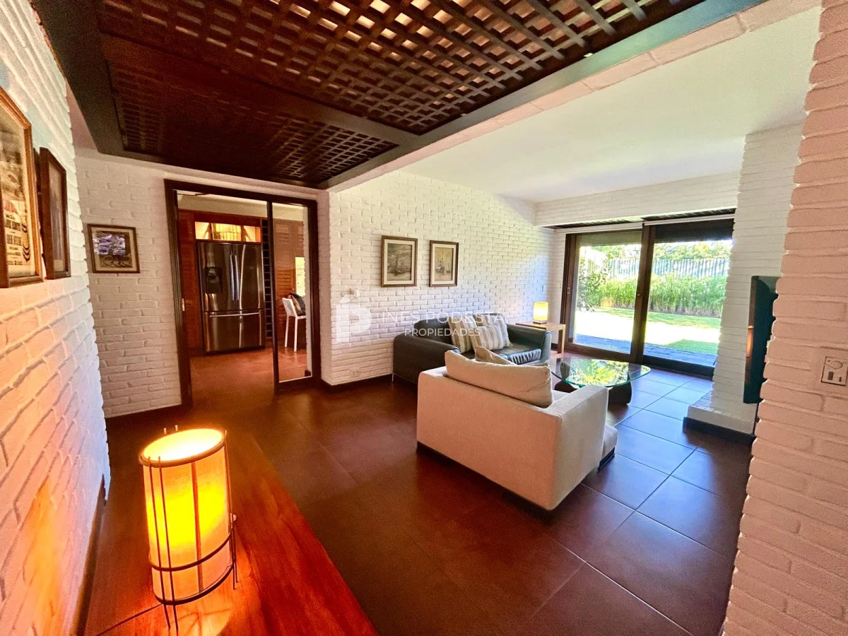Casa en Playa Mansa, propiedad 218347 -Imagen 14