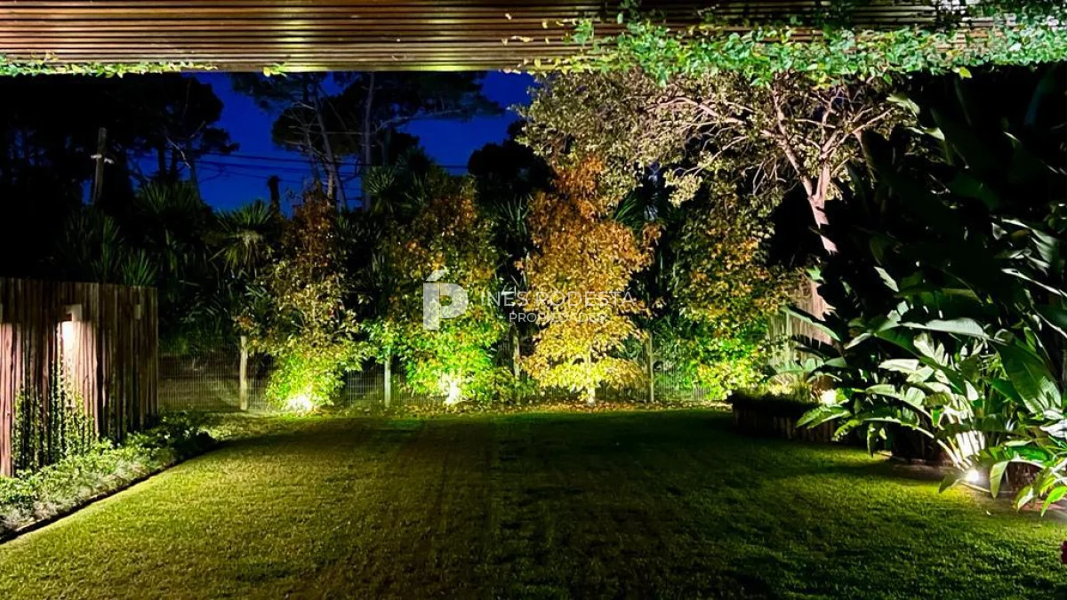 Casa en Playa Mansa, propiedad 218347 -Imagen 6