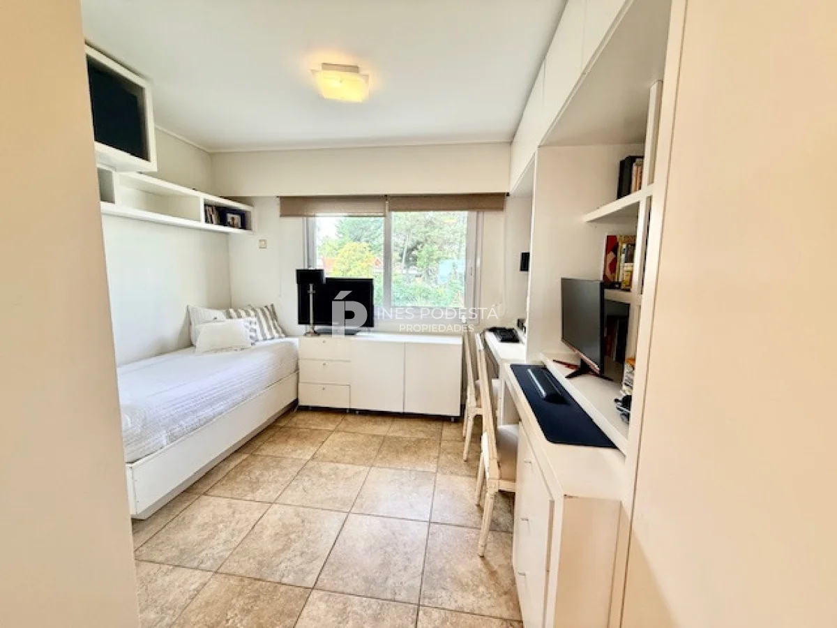 Apartamento en Playa Mansa, propiedad 264019 -Imagen 11