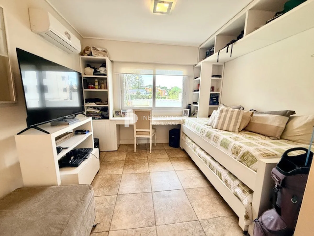 Apartamento en Playa Mansa, propiedad 264019 -Imagen 18