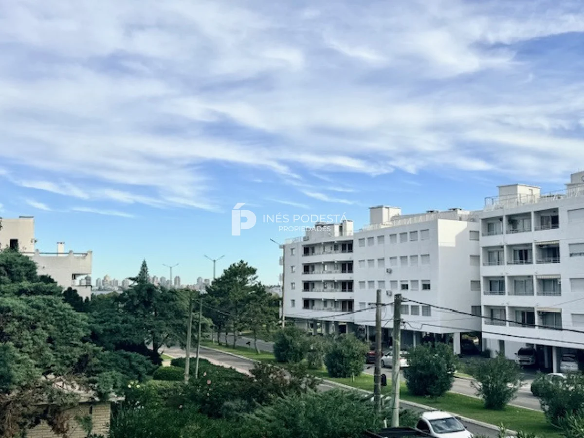 Apartamento en Playa Mansa, propiedad 264019 -Imagen 3