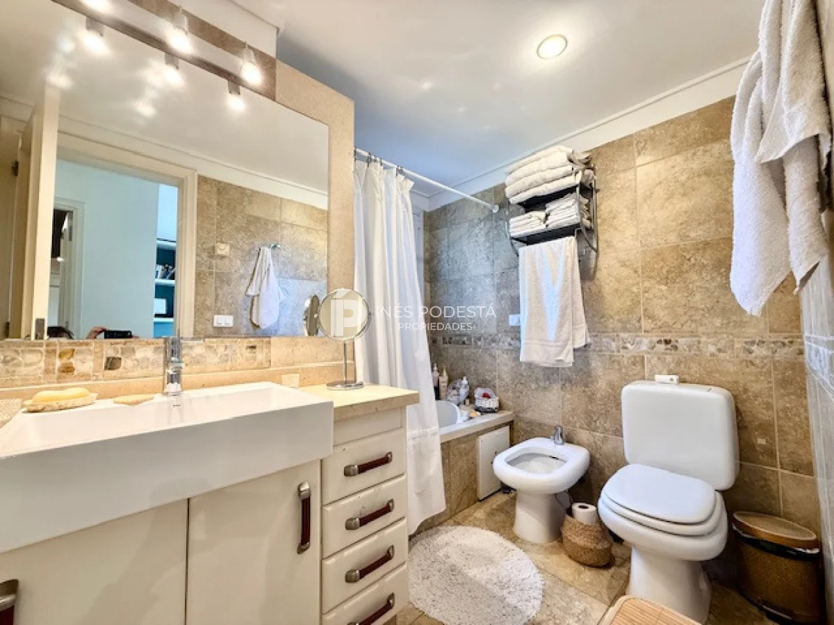 Apartamento en Playa Mansa, propiedad 264019 -Imagen 23