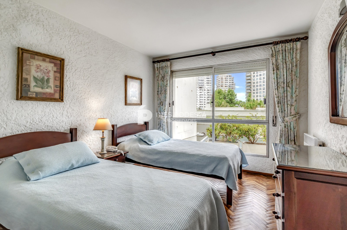 Apartamento en Playa Mansa, propiedad 274235 -Imagen 11