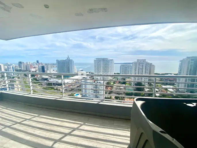 Apartamento Pent-house en Venta Punta del Este