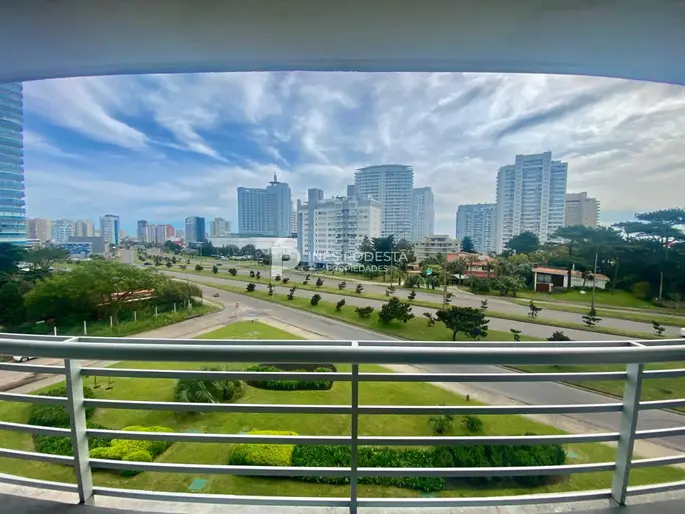 Apartamento en Mansa de 2 dormitorios| Punta del este