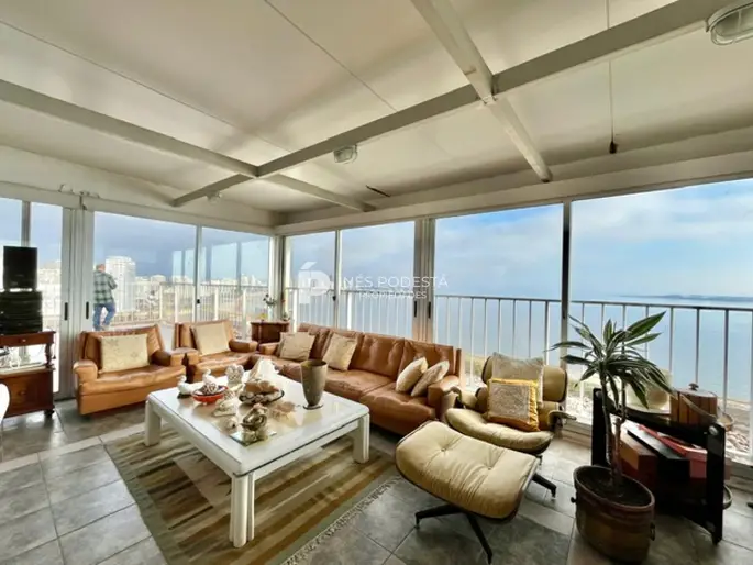 Venta pent house con 3 dormitorios y dependencia de servicio