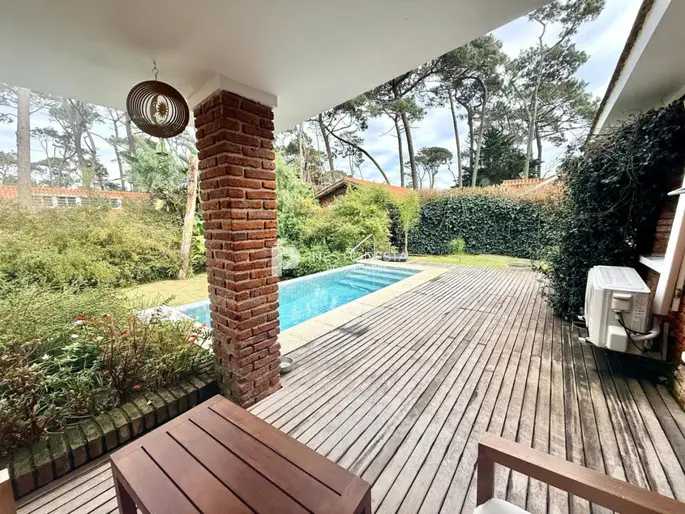 Mansa 3 dormitorios con piscina climatizada
