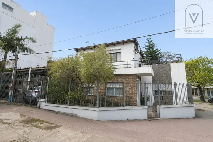 Casa en venta c/ cochera en La Blanqueada