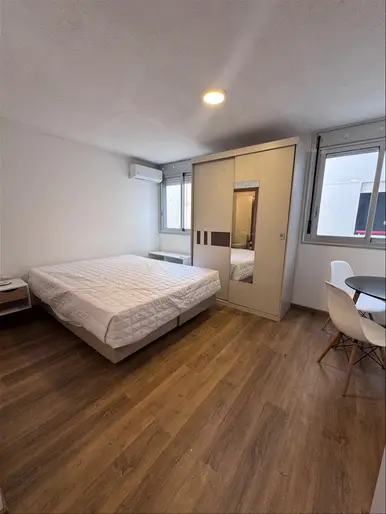 Alquiler apartamento pocitos Monoambiente equipado prox WTC