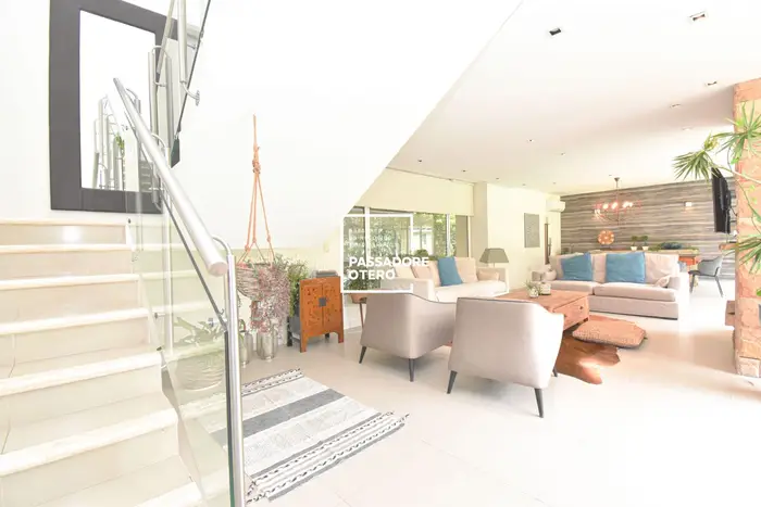 venta casa punta del este 4 dormitorios con piscina barrio cerrado